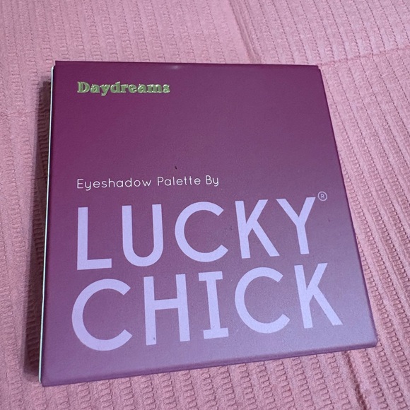 Eyeshadow palette - Picture 3 of 5